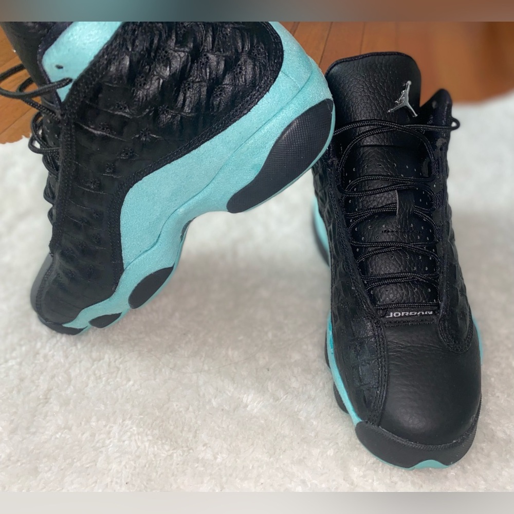 Jordan 13 Retro - Island Green/Black/Silver Logo Size 5Y (LIKE NEW/WORN ONCE!)